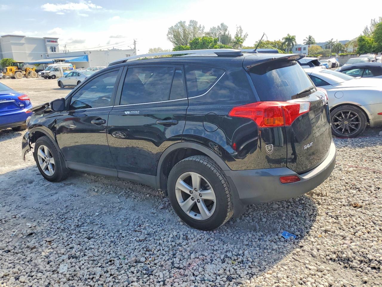 2014 TOYOTA RAV 4 — VIN 2T3WFREV2EW089333 — photo 2